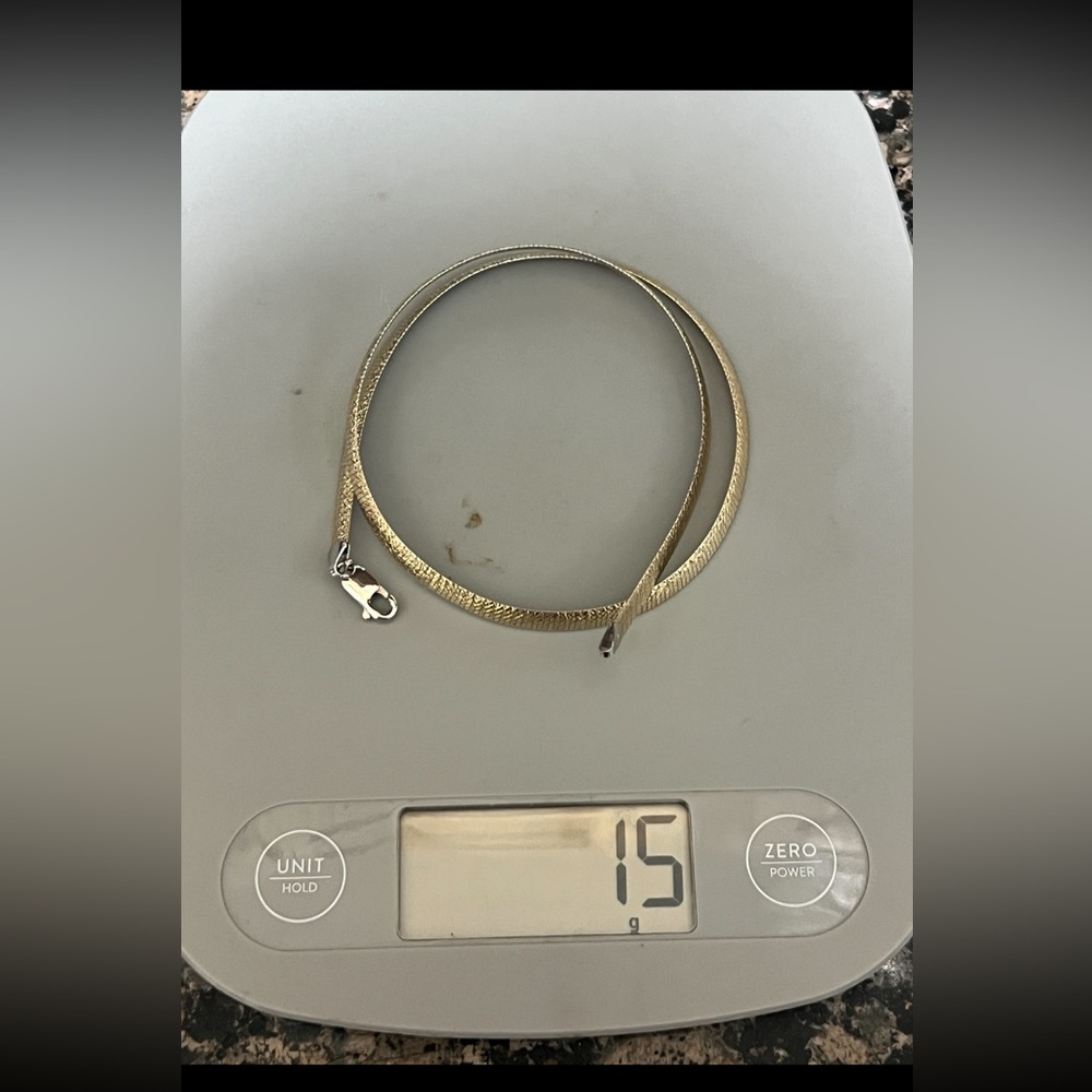 Diamond cut two tone,double sided Omega Necklace in 10k gold - Picture 9 of 9